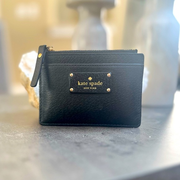 kate spade Handbags - KATE SPADE New York Adi Grove Street Card Coin Holder Zippered closure Leather